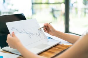 Professional trader working with indices